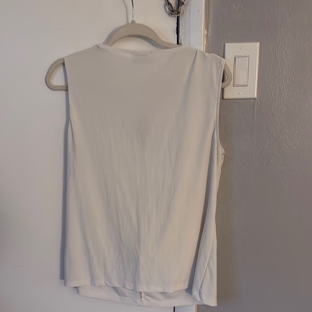 Elegant Cream Sleeveless Top - Picture 3 of 3